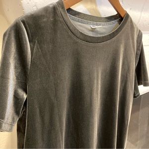 Women’s Velvet Gunmetal Gray Short Sleeve Top Size Small
